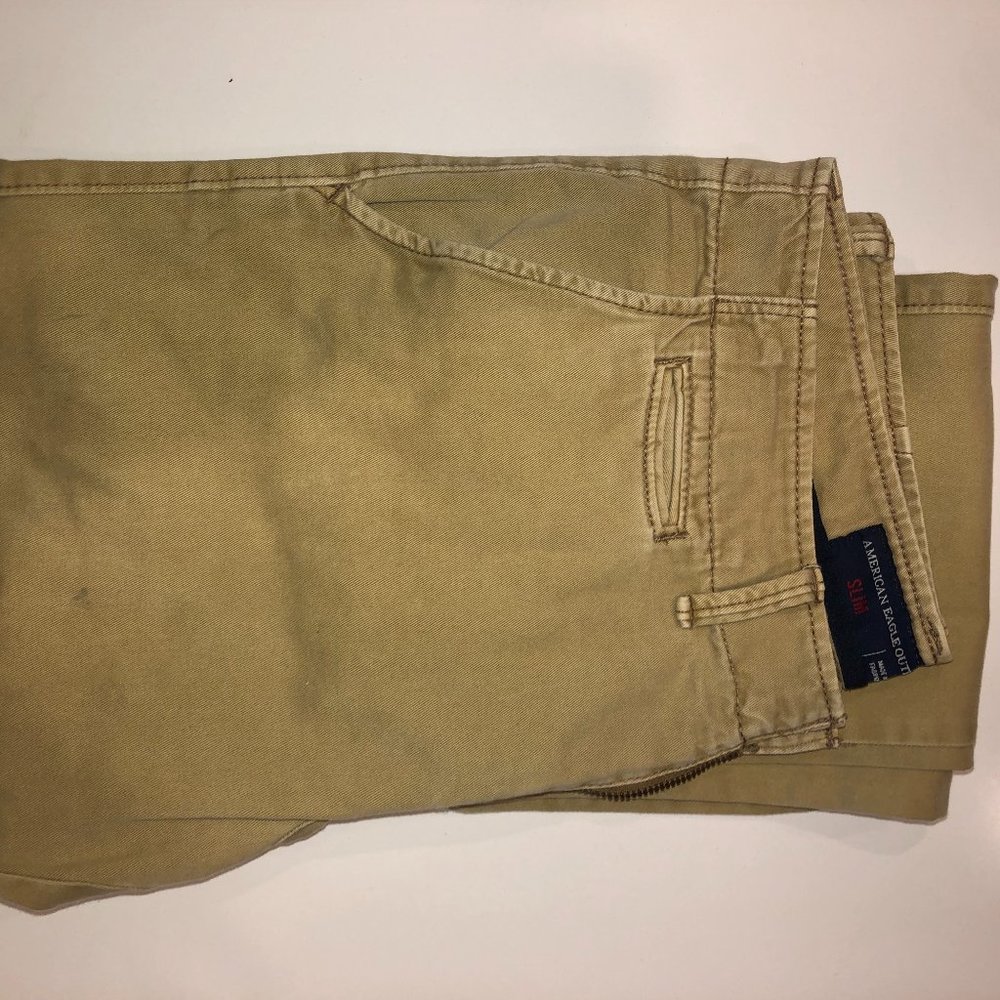 American Eagle Khaki Chinos (32x34)